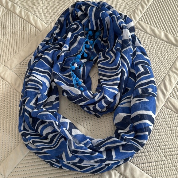 Nicole Marciano Accessories - Nicole Marciano lightweight infinity scarf blue & white patterned w pompom trim